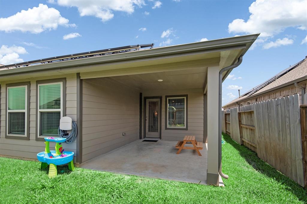 21231 Bering Reach Drive, Cypress, Texas image 20