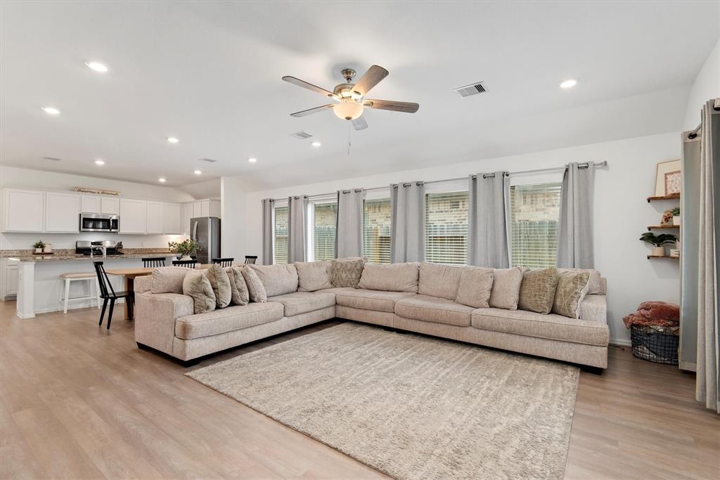 21231 Bering Reach Drive, Cypress, Texas image 11
