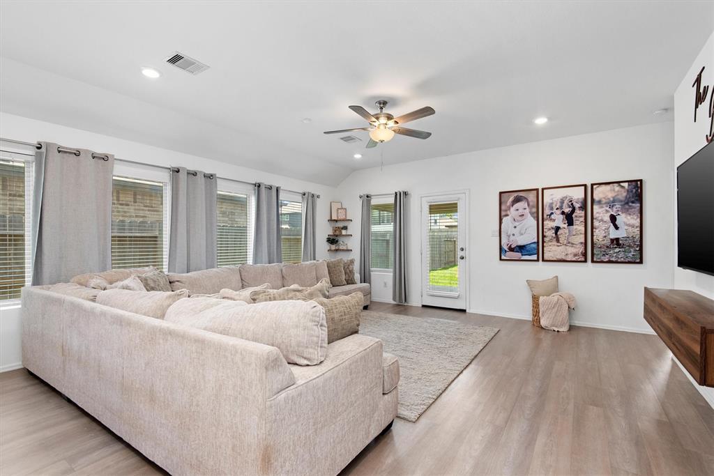 21231 Bering Reach Drive, Cypress, Texas image 10