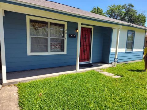 Photo of 4817 Maggie Street, Houston, TX 77033 (MLS # 75024994)