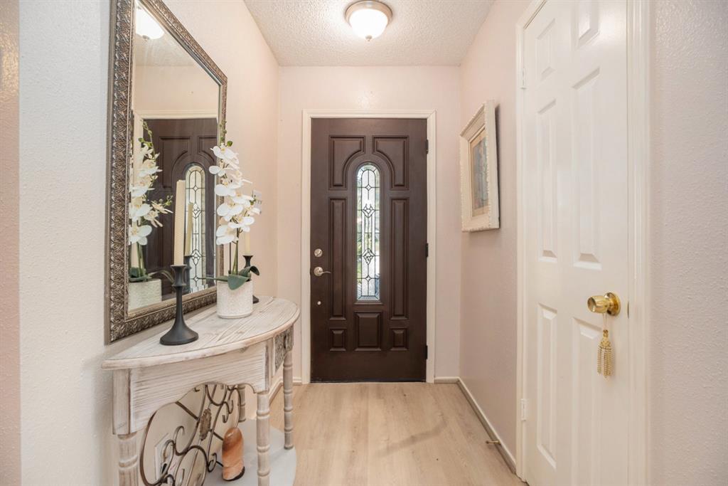 910 Postwood Lane, Pearland, Texas image 3