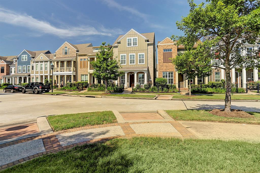 31 E Breezy Way