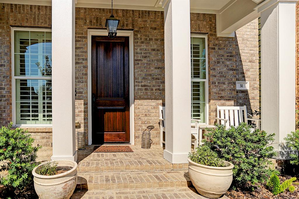 31 E Breezy Way