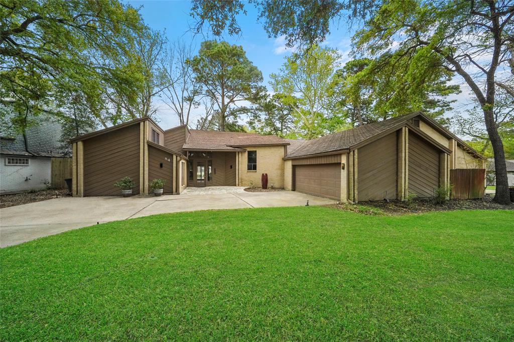 84 April Wind Drive, Conroe, Texas image 2