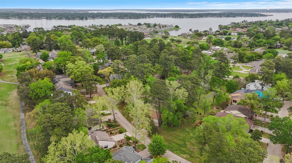 84 April Wind Drive, Conroe, Texas image 8
