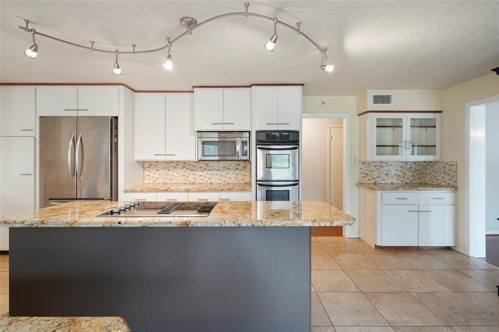 84 April Wind Drive, Conroe, Texas image 25