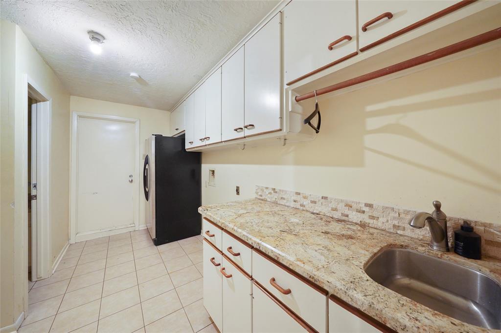 84 April Wind Drive, Conroe, Texas image 34