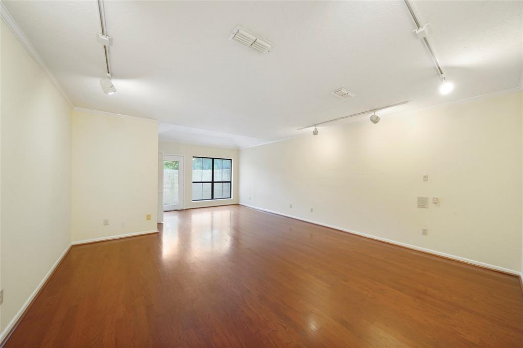 84 April Wind Drive, Conroe, Texas image 31