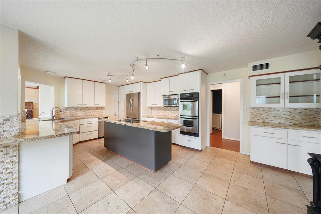 84 April Wind Drive, Conroe, Texas image 24
