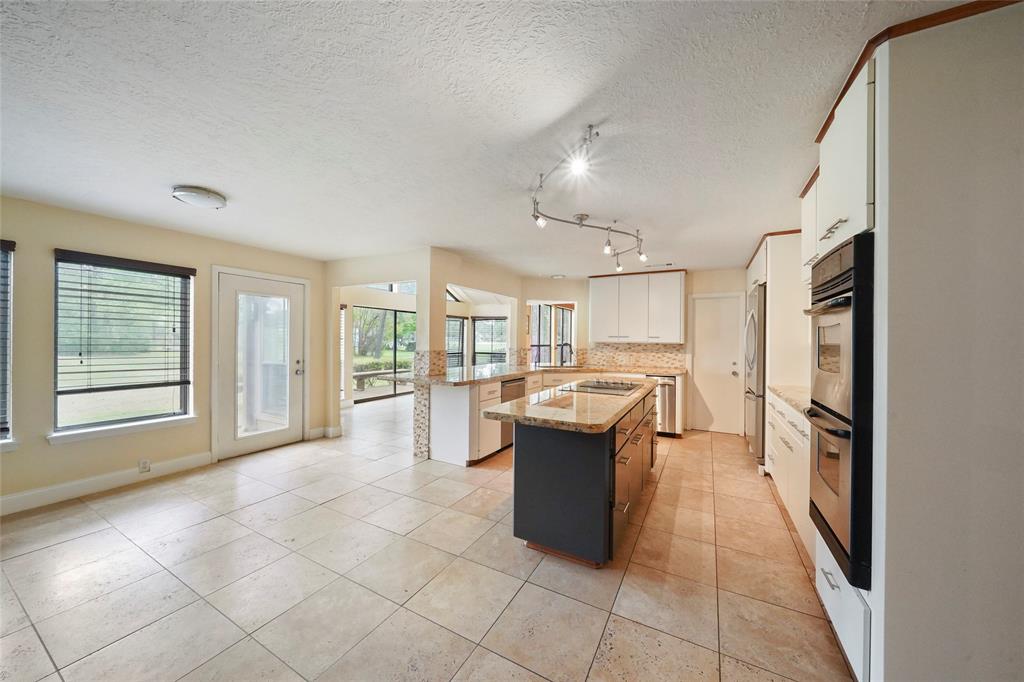 84 April Wind Drive, Conroe, Texas image 23