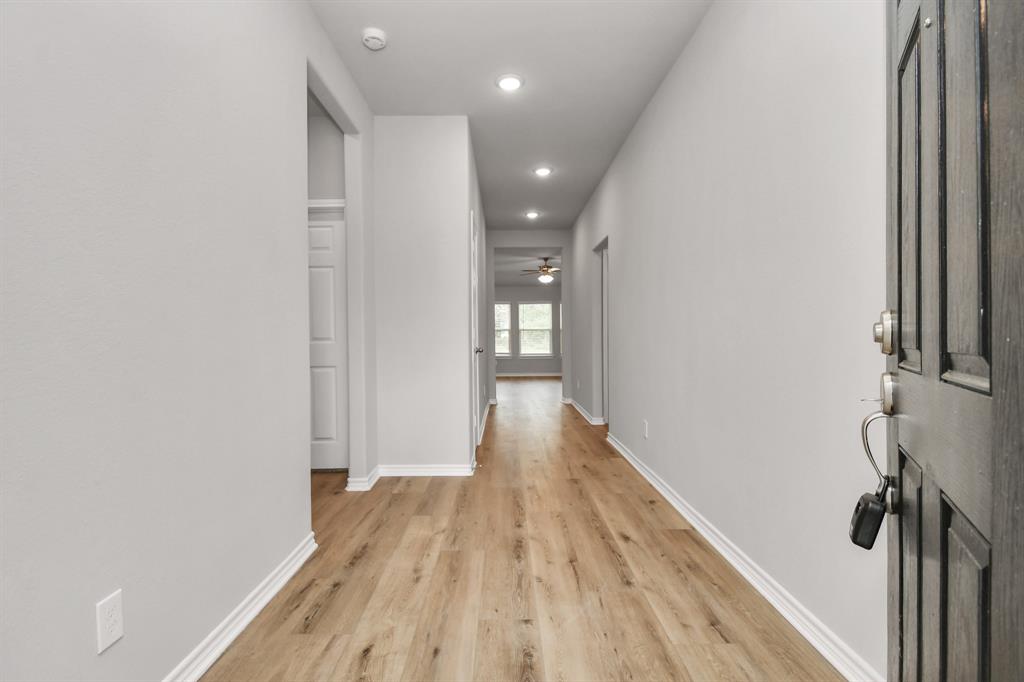 795 E Houston St, Dayton, Texas image 4