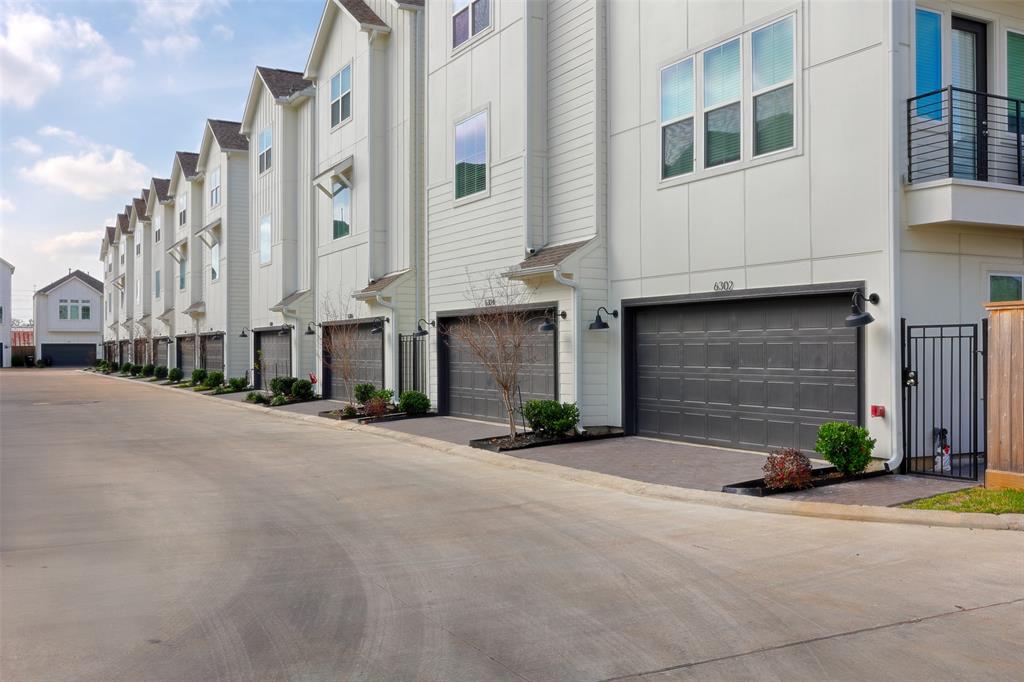 6304 Chelsea Falls Lane, Houston, Texas image 1
