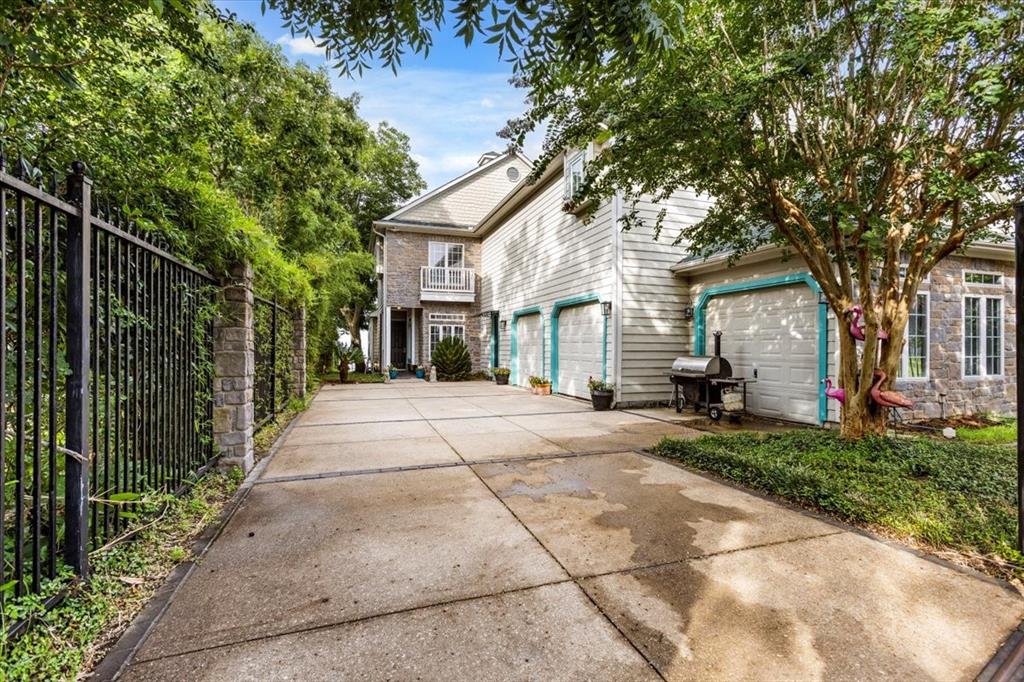 3039 Bayshore Drive