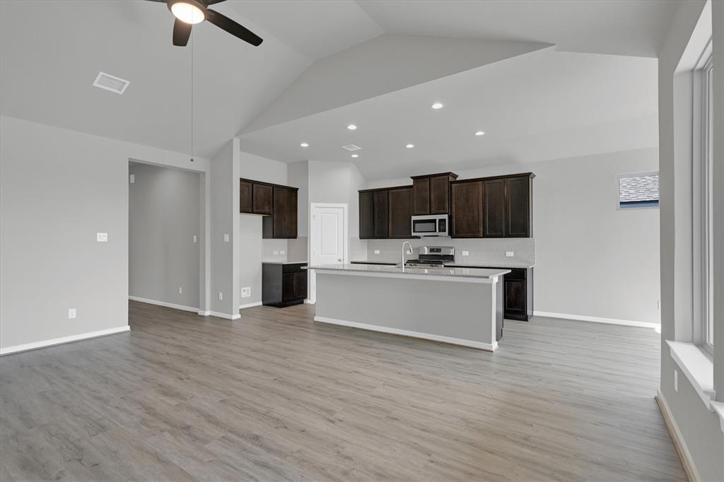 2512 Seneca Lake Dr