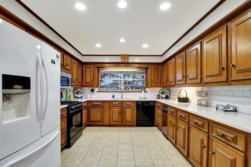 2429 16th Ave N Ave, Texas City, Texas image 11