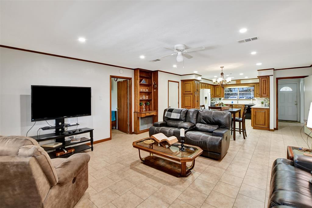2429 16th Ave N Ave, Texas City, Texas image 8