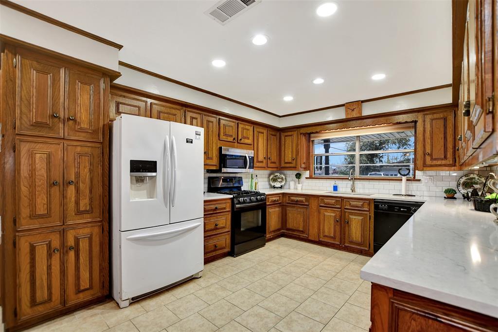 2429 16th Ave N Ave, Texas City, Texas image 12