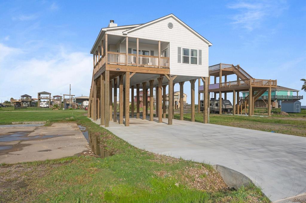 1023 N Bay Street, Gilchrist, Texas image 1