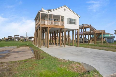 Homes For Sale - 1023 N Bay Street<br/> Gilchrist, TX 77617