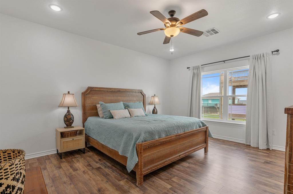 1023 N Bay Street, Gilchrist, Texas image 23