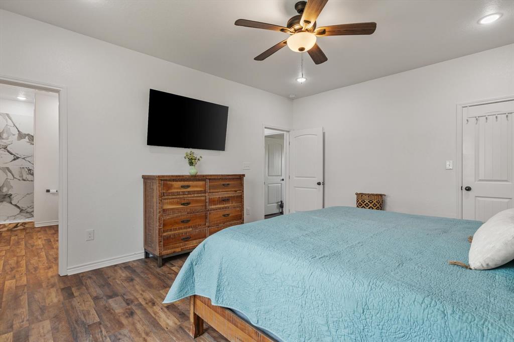 1023 N Bay Street, Gilchrist, Texas image 25