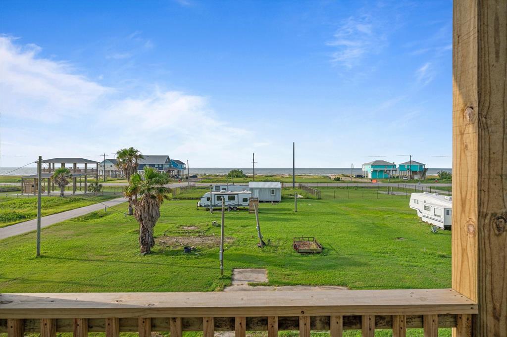 1023 N Bay Street, Gilchrist, Texas image 5