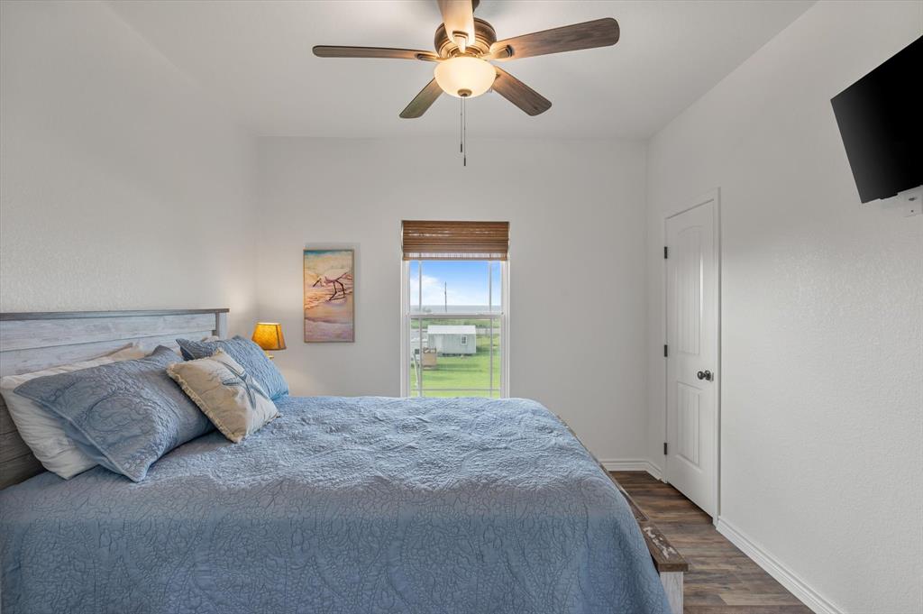1023 N Bay Street, Gilchrist, Texas image 30
