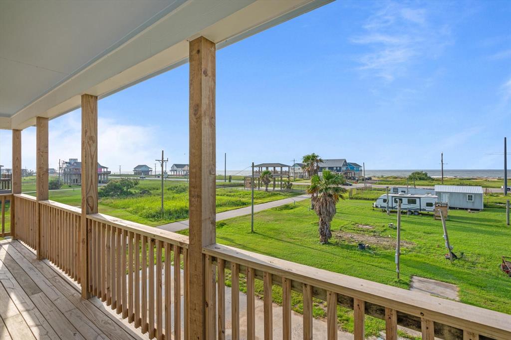 1023 N Bay Street, Gilchrist, Texas image 4