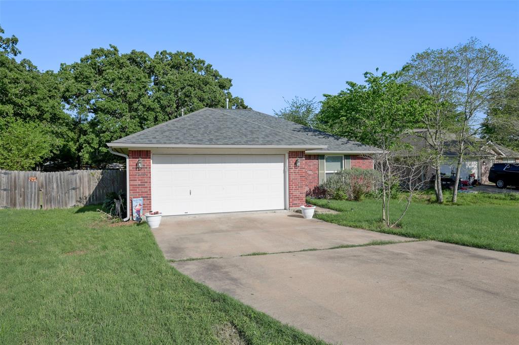 2505 Westwood Main Drive, Bryan, Texas image 2