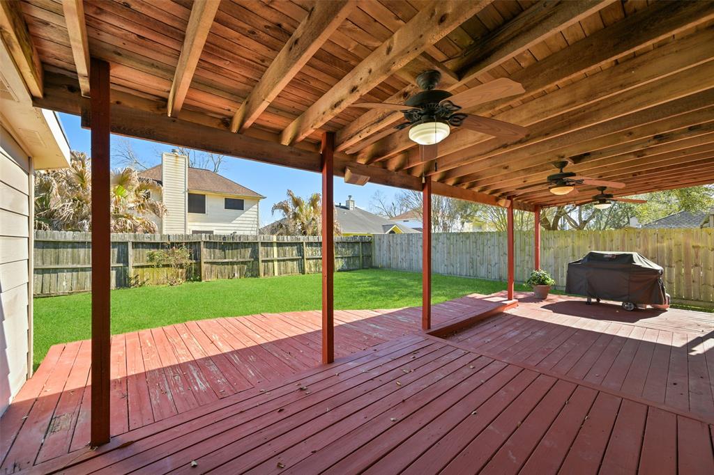 4903 Ten Sleep Lane, Friendswood, Texas image 19