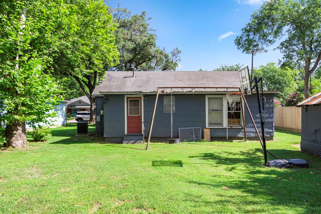 315 Jones Street, Columbus, Texas image 21