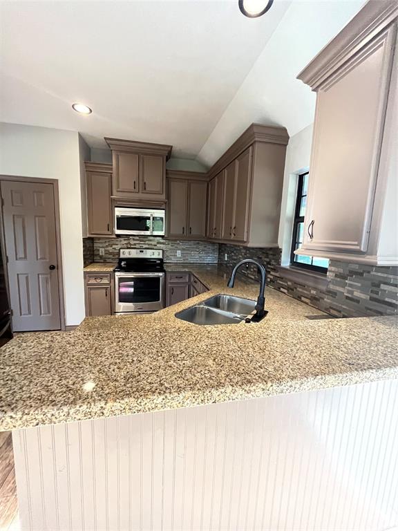 6389 Waukegan Road, Conroe, Texas image 23
