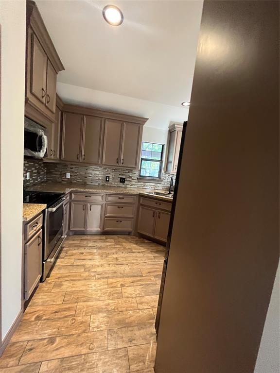 6389 Waukegan Road, Conroe, Texas image 26