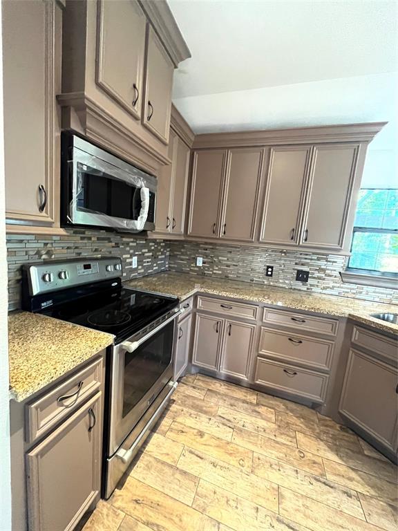 6389 Waukegan Road, Conroe, Texas image 27
