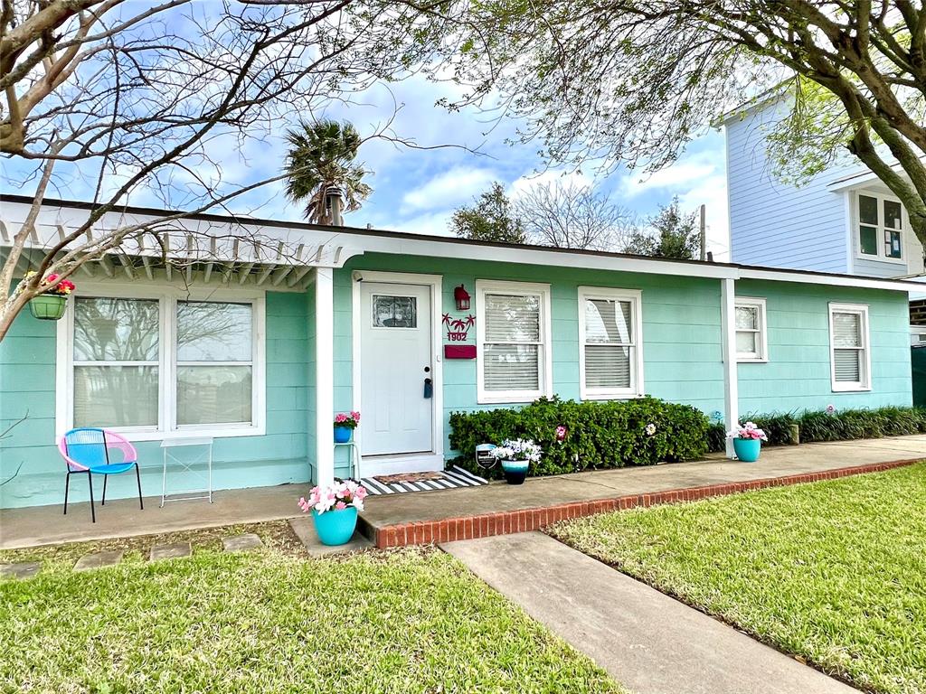 1902 Bayou Shore Drive, Galveston, Texas image 8