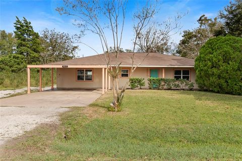 A home in Bacliff