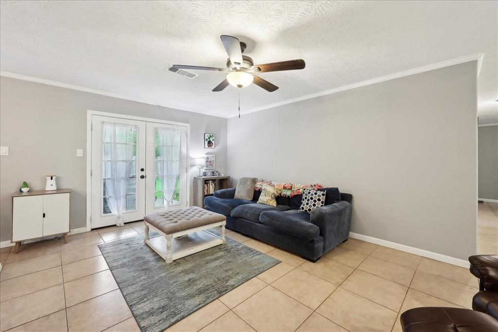 1845 King Arthur Court, Pinehurst, Texas image 6