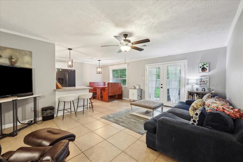1845 King Arthur Court, Pinehurst, Texas image 5