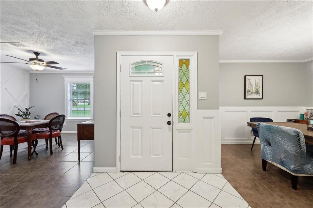 1845 King Arthur Court, Pinehurst, Texas image 4