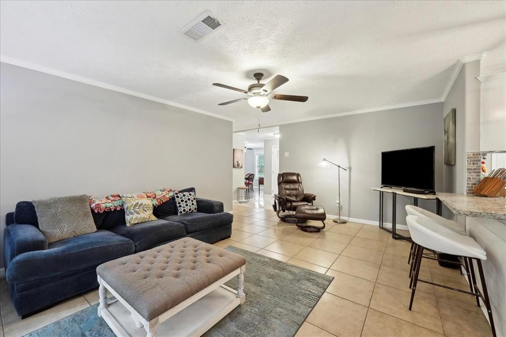 1845 King Arthur Court, Pinehurst, Texas image 7
