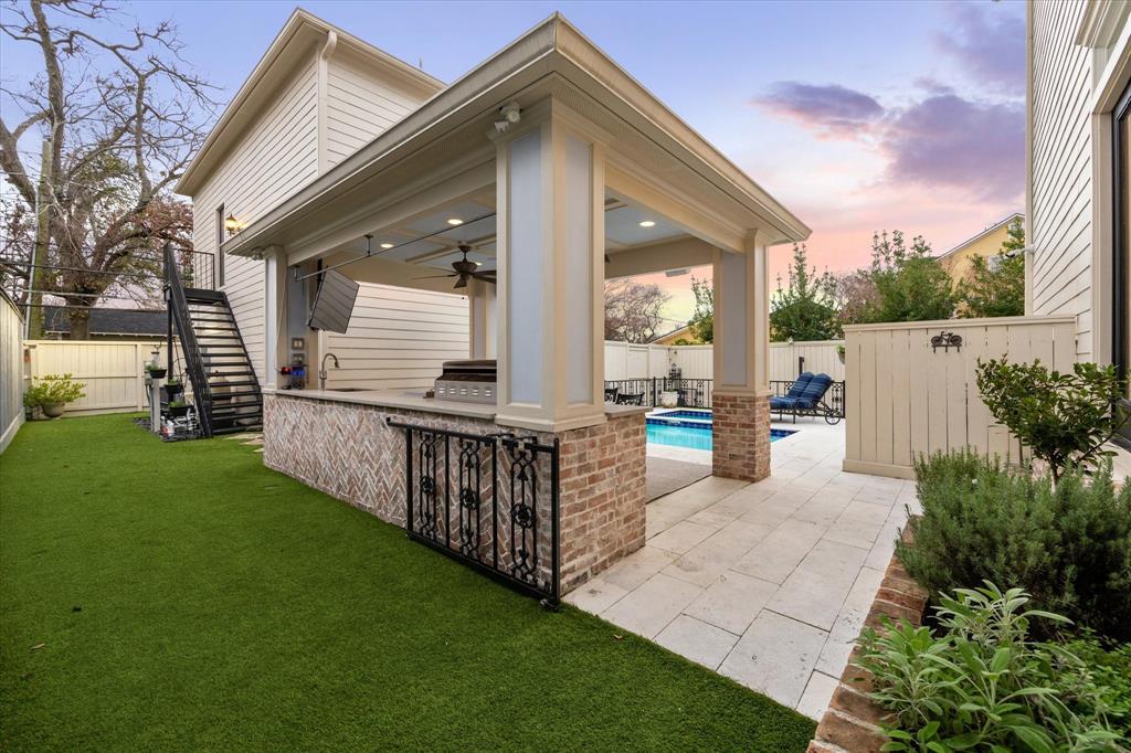 300 E 26th Street, Houston, Texas image 31
