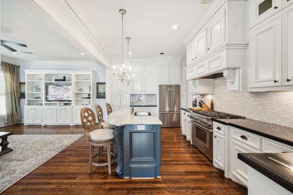 300 E 26th Street, Houston, Texas image 5