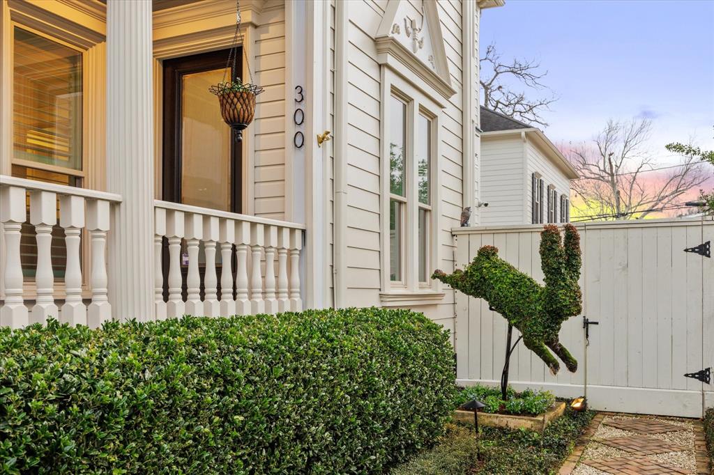 300 E 26th Street, Houston, Texas image 42