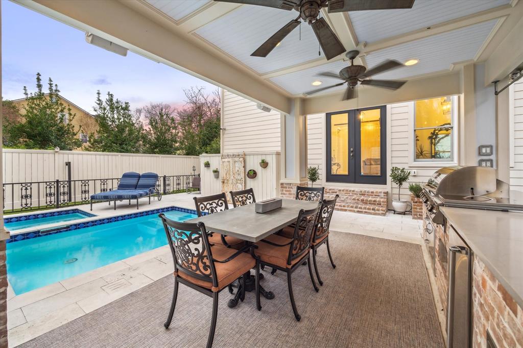 300 E 26th Street, Houston, Texas image 2