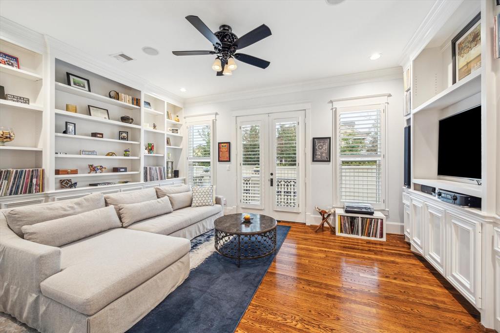 300 E 26th Street, Houston, Texas image 16