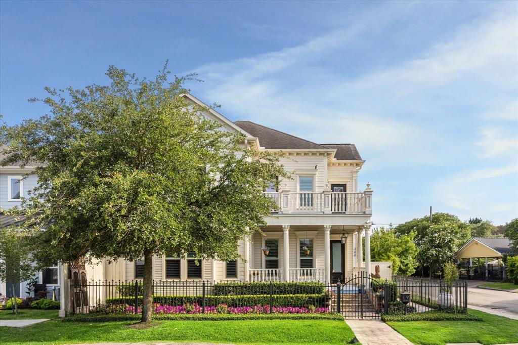 300 E 26th Street, Houston, Texas image 1