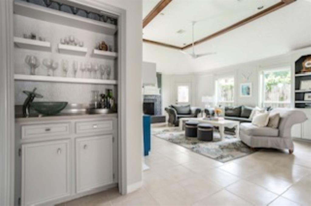 906 Dominion Drive