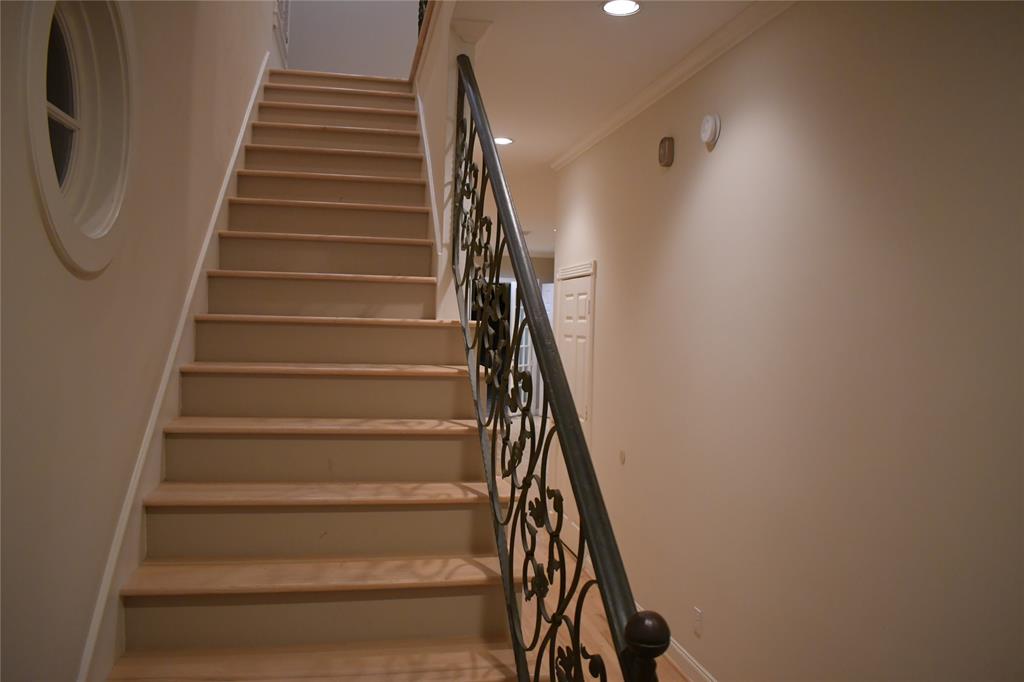 2215 Sheridan Street, Houston, Texas image 6