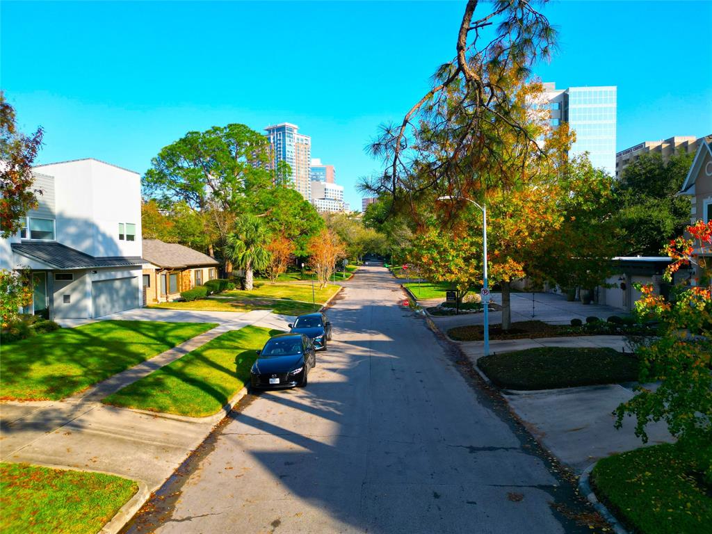 2215 Sheridan Street, Houston, Texas image 4