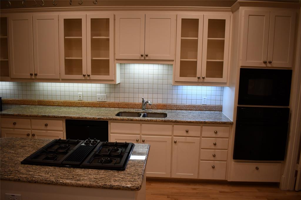 2215 Sheridan Street, Houston, Texas image 9